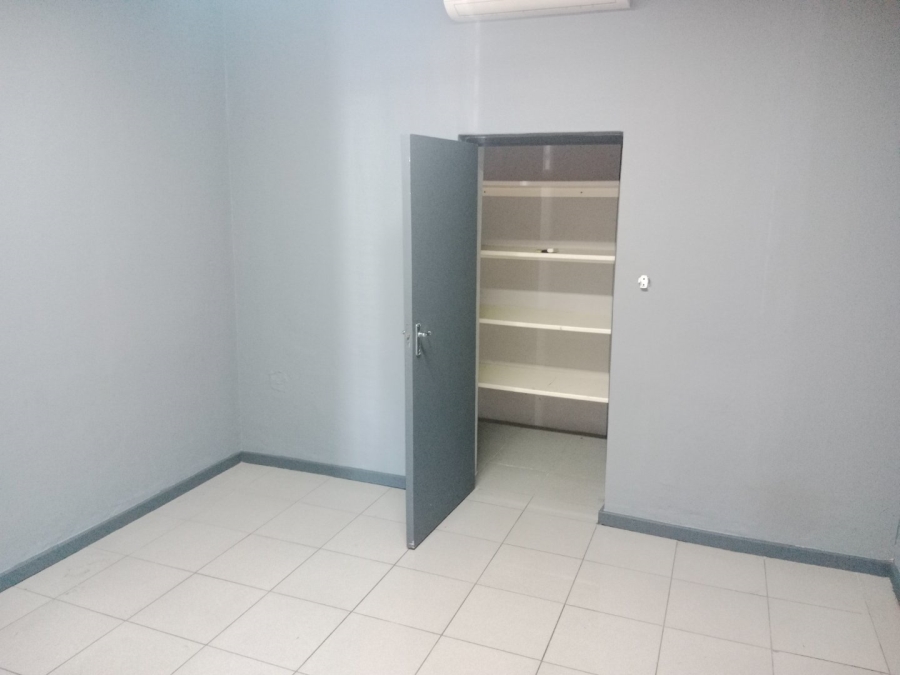 To Let commercial Property for Rent in Groenvlei Western Cape